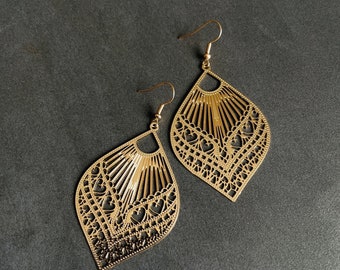 Ohrringe goldfarben gold Damen Feder Blatt hängend Ohrhänger Hängeohrringe earrings 8 cm Geschenkidee Golden Beauty