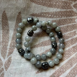 Hematite Buddha Heads with Labradorite 8mm Beaded Bracelet 7.5”