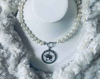 Pretty Silver Series Glitter Pearl Necklace *Limited Quantity*