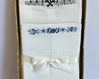 Vintage Dumont Men's White All Cotton Handkerchiefs Set of 3 NO Monogram New