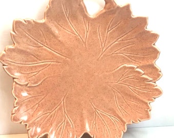 Vintage Woodfield koraal zalmroze door Steubenville 8" bladvorm lade plaat MCM