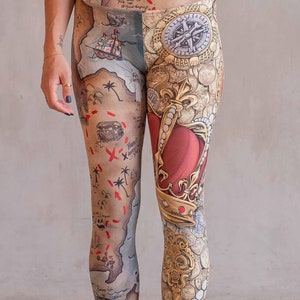 Beute und Schatzkarte - Butterweiche Athleisure / Active Leggings mit Original Artwork zum Thema Piraten - Handgezeichnet