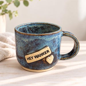 Zabawny, ręcznie robiony kubek ceramiczny - Hej, palant, brytyjski humor, niebieski, szkliwiony kubek, sarkastyczny kubek z kamionki, niegrzeczny, brytyjski slangowy kubek do kawy, wyjątkowe kubki