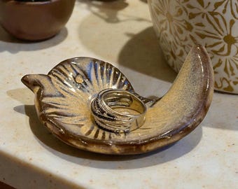 Handmade Ceramic Bird Ring Dish – Chocolate Stoneware Pottery for Catch-all for Trinkets