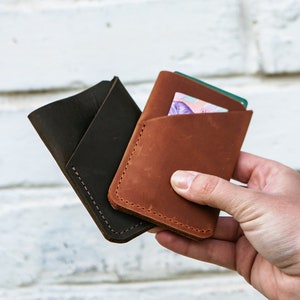Kartenetui aus Leder mit Monogramm, personalisiertes Kreditkartenetui, Leder Kartenetui minimalistisch, Visitenkartenetui, schlankes Leder Kartenetui