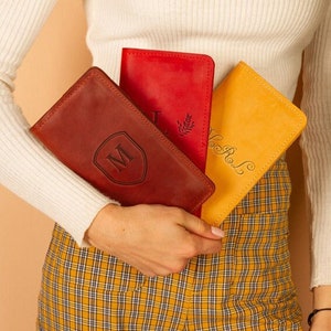 Cartera de cuero para mujer hecha a mano, Cartera con monograma para mujer, Cartera grabada para mujer, Cartera amarilla, Cartera larga para mujer, Cartera fina para mujer