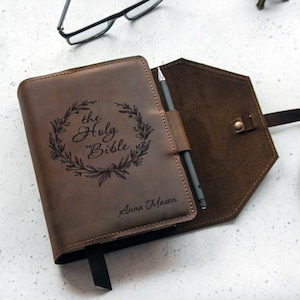 Copertina della Bibbia incisa, copertina della Bibbia in pelle per uomo, copertina della Bibbia in pelle personalizzata, monogramma della copertina della Bibbia, copertina della Bibbia personalizzata