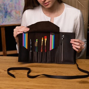 Leather pencil holder roll, Pencil roll up case, Artist roll case, Artist gifts, Pencil organizer leather, Custom pencil case birthday gift
