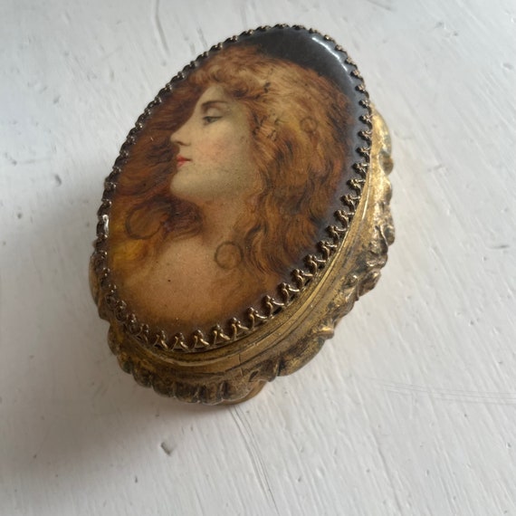 Vintage Cameo Covered Jewelry Casket Gold Metal Vi