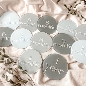 Acrylic Baby Milestones Disc | Monthly Milestone Markers | Baby Announcement | 12 Month Set | Bump Update Sign