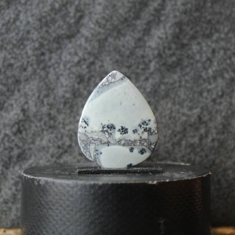Maligano jasper cabochon