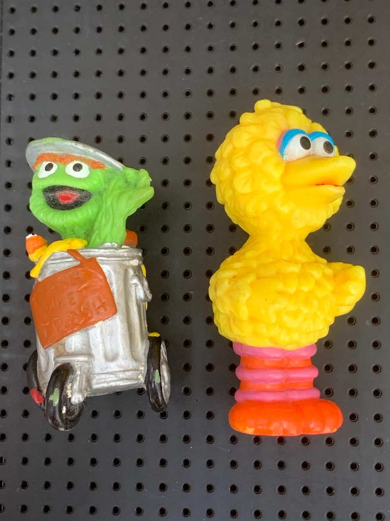 Vintage Sesame Street PVC Figures / big bird / Oscar Grouch / Made in Germany / west Germany / Bullyland / JHP imagen 3