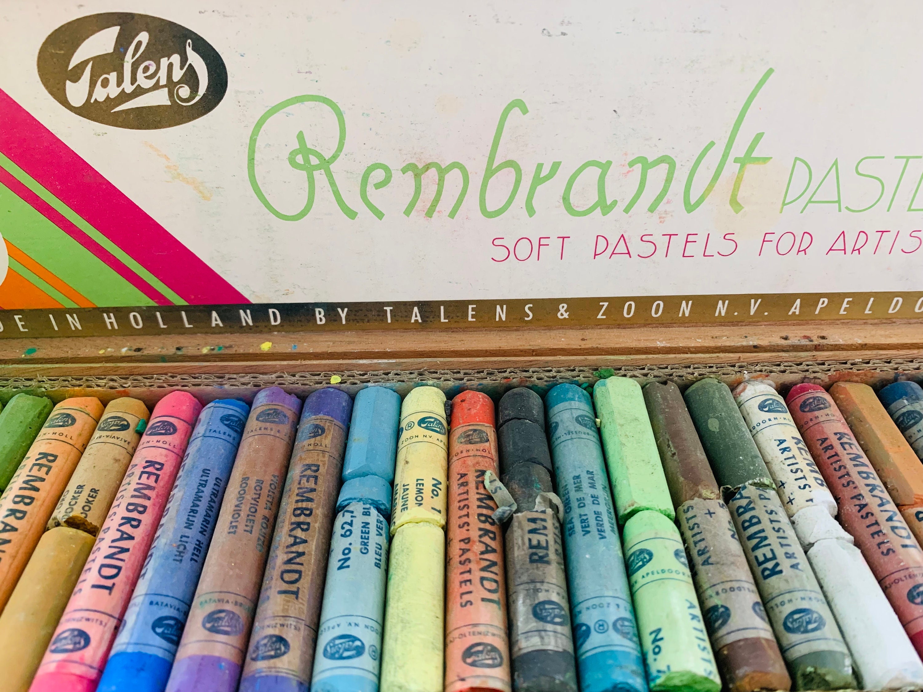 アンティーク / ターレンス レンブラント ソフトパステル 24色 / 希少