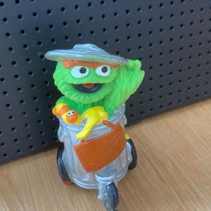 Vintage Sesame Street PVC Figures / big bird / Oscar Grouch / Made in Germany / west Germany / Bullyland / JHP imagen 5