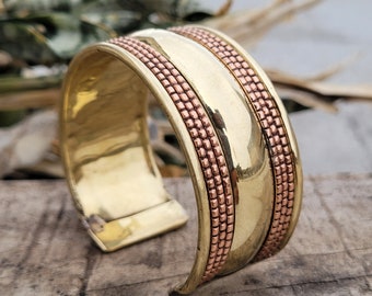 Bracelet manchette bohème en laiton : bijoux tendance larges et réglables