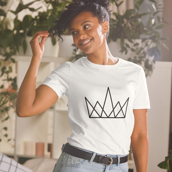 Geometric Crown Design Comfy Short Sleeve T-shirt Black or White