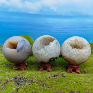 Agate Geode Crystal Sphere Gemstone Quartz Ball Healing Home Decor Energy Crystal Gift + stand