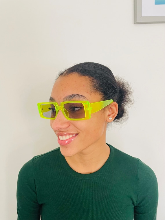 Lunettes de soleil rétro fluo