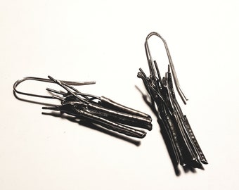 Pendientes largos de tubo de plata de ley hechos a mano: pendientes inspirados en el bosque