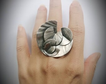 Anillo de plata contemporáneo, anillo de plata hecho a mano, anillo, anillo de plata de nenúfar, joyería croata, arte contemporáneo, anillo moderno, anillo abierto