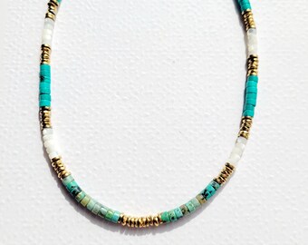 Collier surfeur pierres naturelles, Turquoise Africaine, Nacre et Howlite, femme, Bohème chic