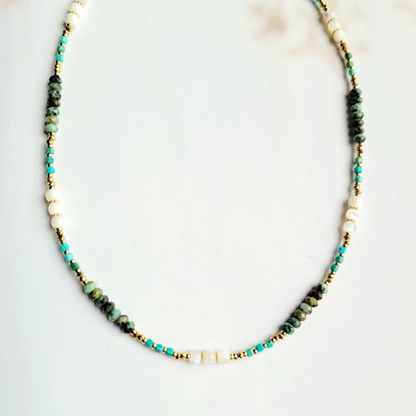 Collier ras du cou en perles naturelles Turquoise Africaine, Chrysocolle et Nacre,  femme, cadeau