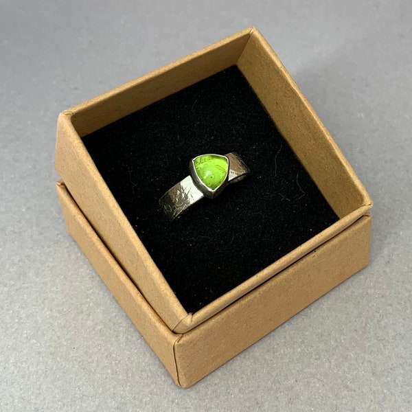 Peridot Trillion Etched Sterling Silver Ring