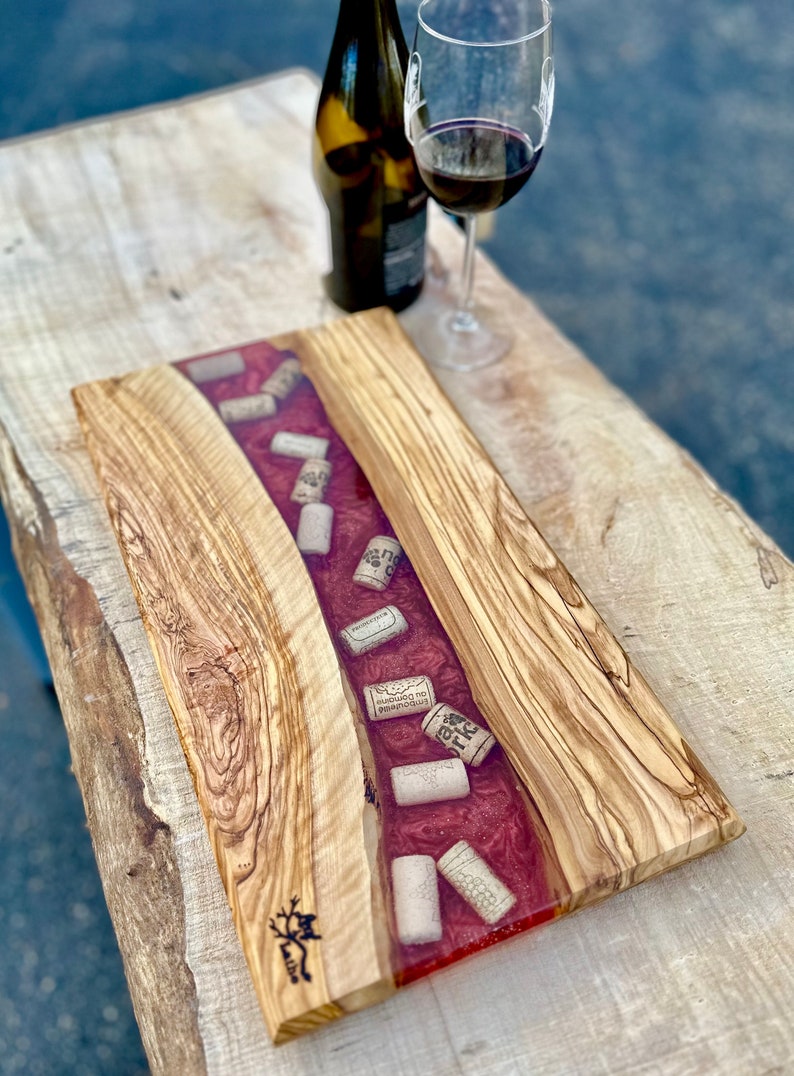 Planche à Découper Et Plateau Apéritif En époxy Fait Main – Bois D'olivier Bleu