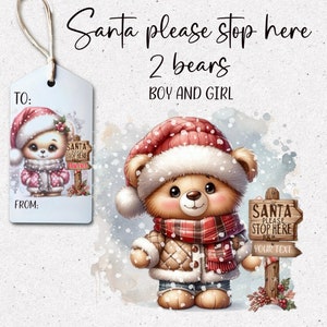 Świąteczne misie pluszowe trzymające znak „Santa please stop here for”, wersja dla dziewczynki i chłopca. 2 przezroczyste pliki PNG. Sublimacja lub druk.