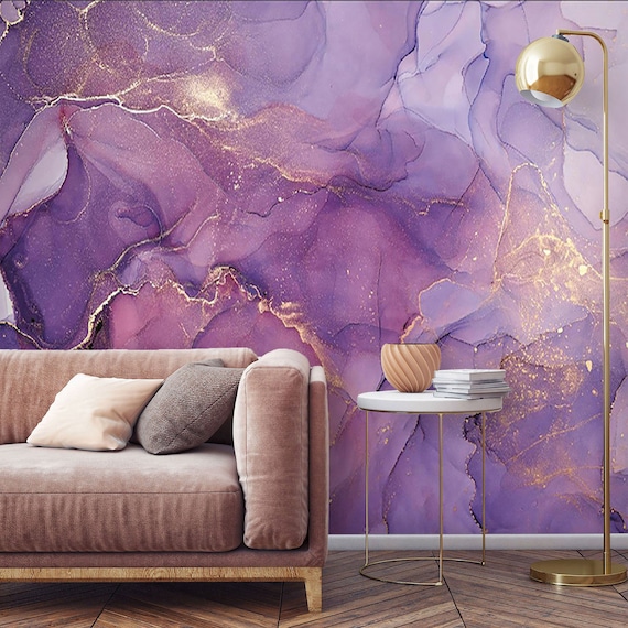 Giấy dán tường nước sơn trừu tượng màu tím vàng dán bóng tự động (Peel and Stick Purple Gold Abstract Watercolor Wallpaper Mural): Bạn muốn tạo ra một không gian sống mới mẻ và đầy cảm hứng với một bức tường trang trí đầy sắc màu và trừu tượng? Hãy cùng khám phá bức ảnh đầy màu sắc về giấy dán tường nước sơn trừu tượng màu tím vàng, có khả năng dán bóng tự động và làm cho không gian sống của bạn trở nên độc đáo và đẹp mắt hơn bao giờ hết.