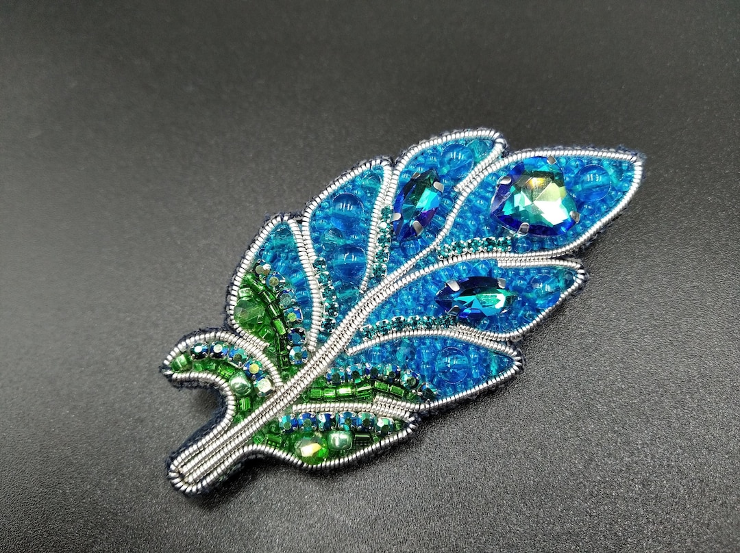 Brooch in “Leaf