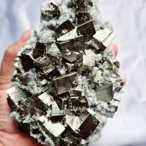 Big Pyrite Cubic with calcite quartz 1kg Pyrite Cube Specimen Natural Energy high quality pyrite matrix raw minerals from huanzala Peru.