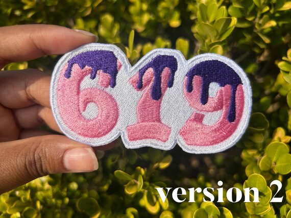 マーク・シャャッチーバーグ Terrys Jaguar Parts: BADGE, ROAD WHEEL (SUPERCHARGED) (SILVER - RED)