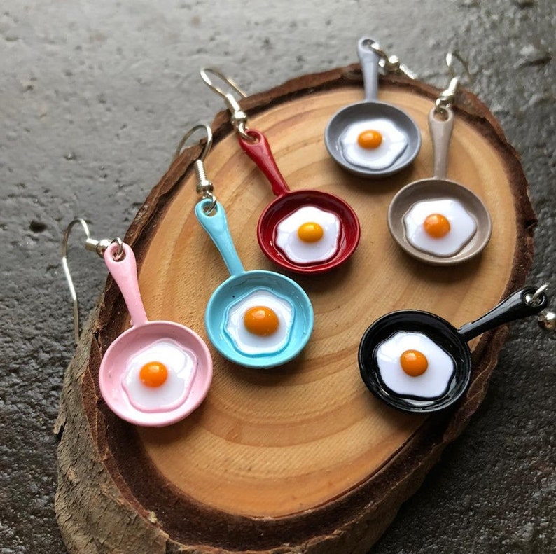 Boucles d'oreilles œuf au plat et poêle 3D Petit déjeuner Brunchs Couleurs dépareillées image 3