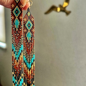 Autumn Jewels-Cherokee Hand Perlen Ohrringe, Farben braun, türkis, schwarz und gold