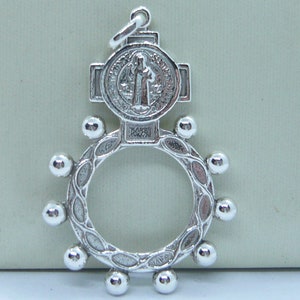 Zehn Gebetsanhänger St. Benedikt in Silber 925 St. Benedikt Sterling Silber