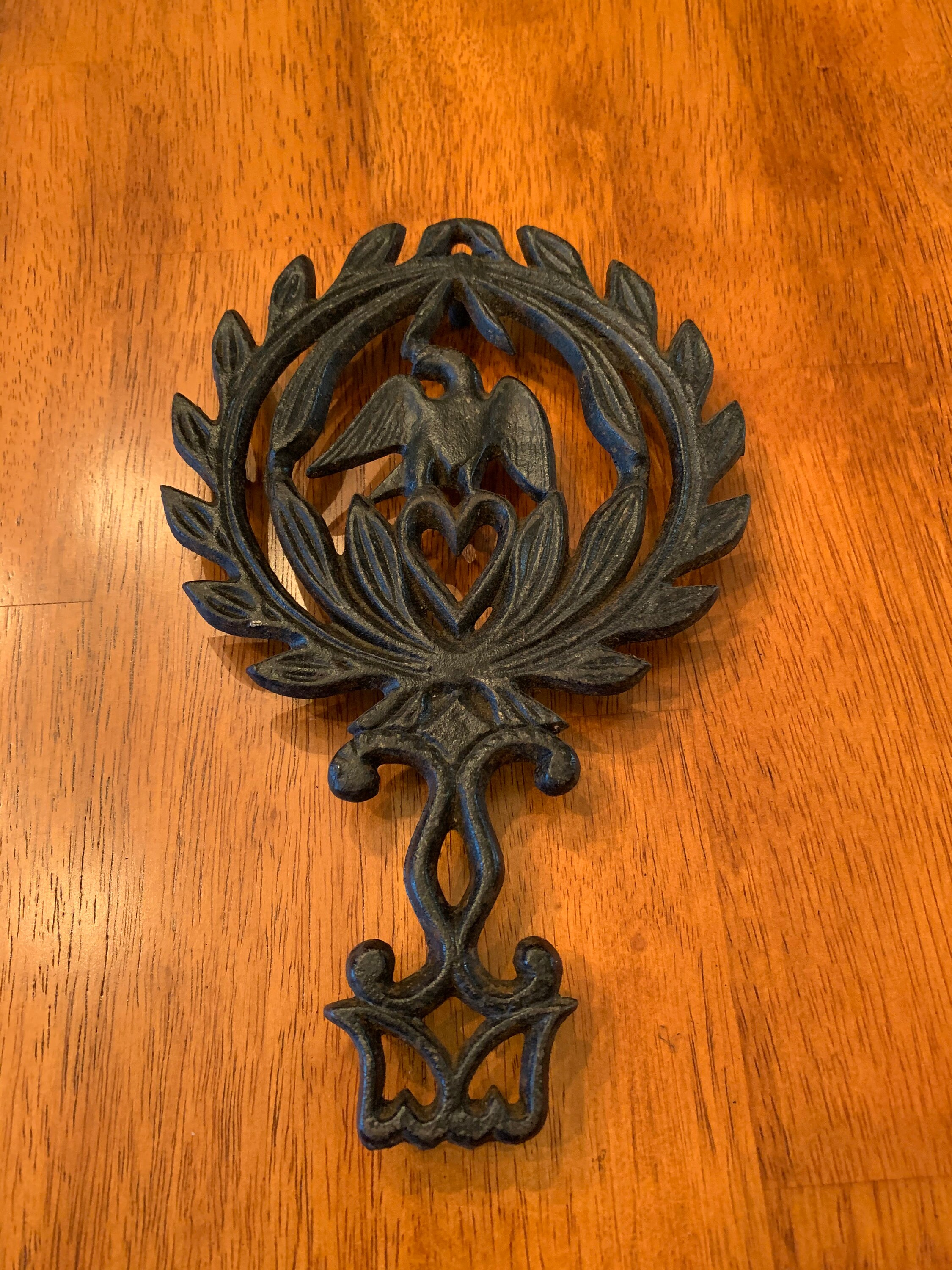 T > Eaton Iron Trivet (BS) T > Eaton Iron Trivet (BS)