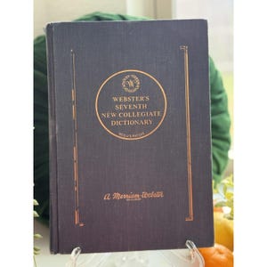 Vintage Book 1965 Websters Seventh New Collegiate Dictionary
