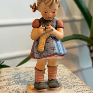 Vintage Goebel Hummel &quot;Stitch in Time&quot; Figurine 255: German Porcelain Collectible