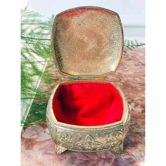 Vintage Trinket Box: Red Lined Keepsake Box - image 5