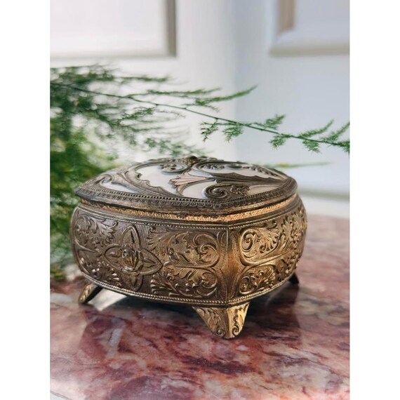 Vintage Trinket Box: Red Lined Keepsake Box - image 2