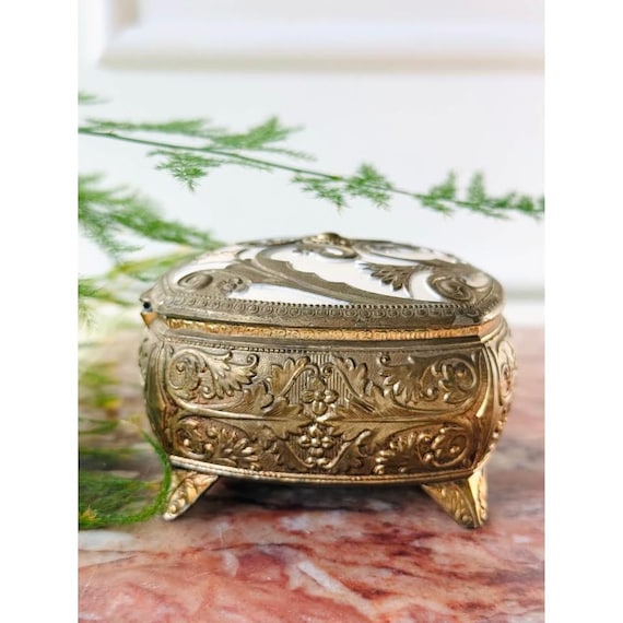 Vintage Trinket Box: Red Lined Keepsake Box - image 4