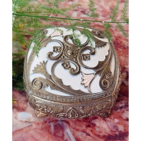 Vintage Trinket Box: Red Lined Keepsake Box - image 3