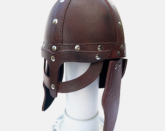 ヴァイキングヘルム 楽天市場】バイキングヘルメット 2本角 鉄兜 ライオンエンブレム