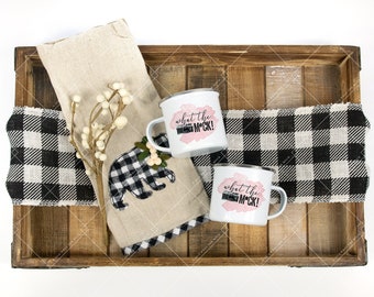 Maqueta de taza de campamento, maqueta de taza de campamento, taza de campamento, taza rústica, fotografía con estilo, sublimación, maqueta de taza, taza doble, dos tazas de esmalte, mockup de dos tazas de esmalte