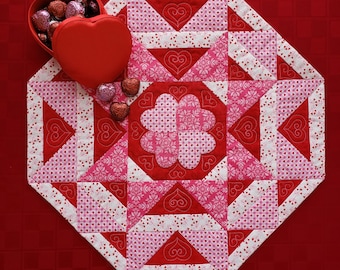 Valentines Table Topper Quilt Pattern, Octagon Table Topper Quilt Pattern, PDF Quilt Pattern, Candy Hearts Table Topper pattern