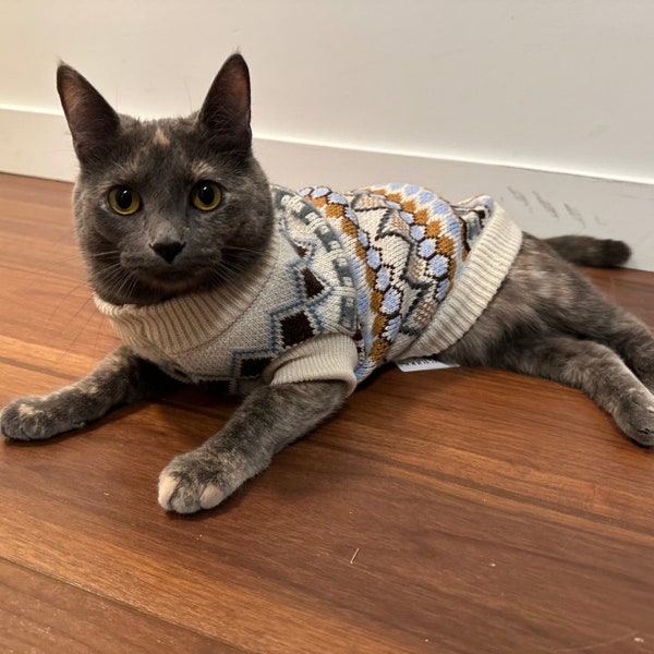 Artisanal Boho Knitted Cat Sweater - Fall/Winter Cozy & Soft w/ Short Sleeves - Active Wear. Available in beige, gray and brown. Great gift!