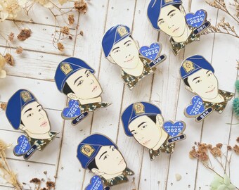 " Kpop ""Militär Serie - individueller"" Emaille Pin - instock."
