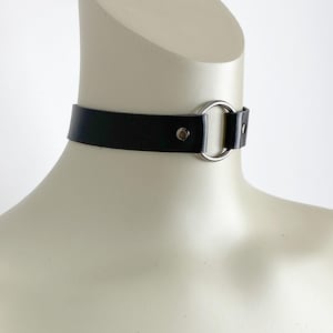 Black Custom Leather Choker, Choker with O-ring, O Ring Collar Necklace with, Plus Size Neck Day Choker, Day Collar, Plus Size Choker