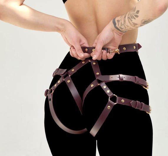 Leather Leg Harness for Women – Thigh Garter Belt  display picture 2